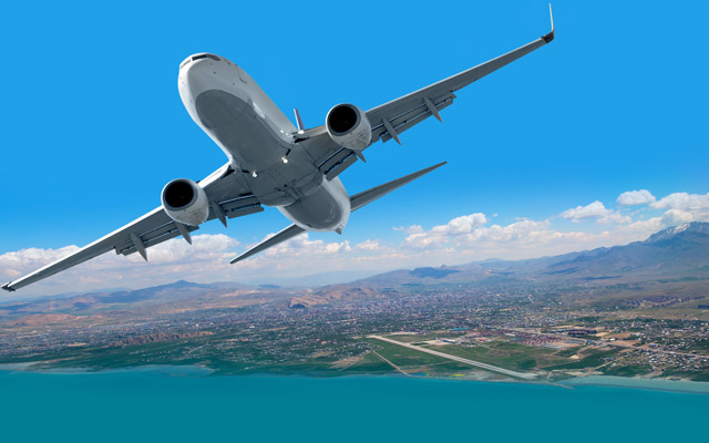 airplane in sky_640