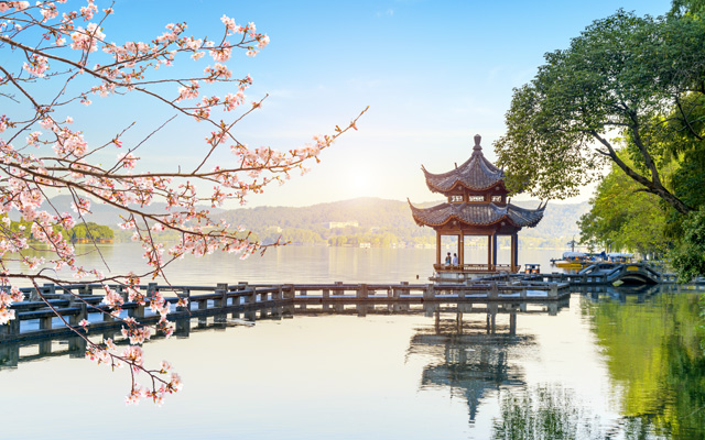 shutterstock_1225791007West-Lake-hangzhou-640 (1)