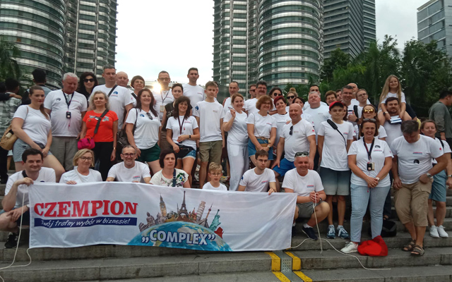 groupphoto-klcc_edit2_640