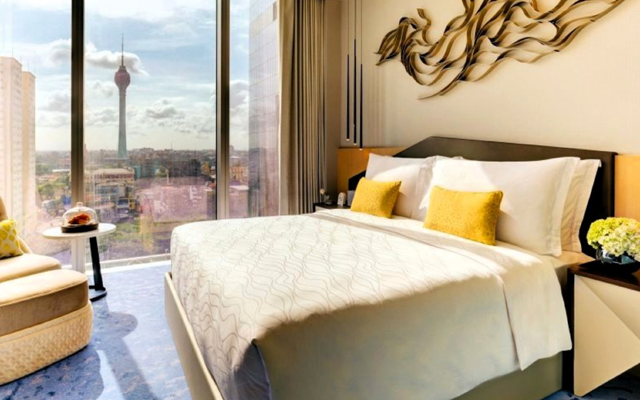 Premier_king_room_2C_city_view_640