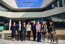 Photo of the day: Nyaal Banyul opens for business